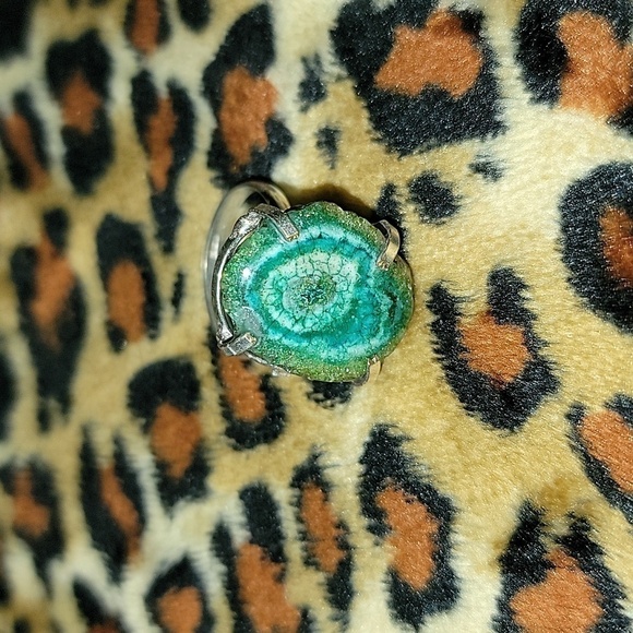 Green Solar Quartz Ring Size 8¼ - Picture 1 of 2